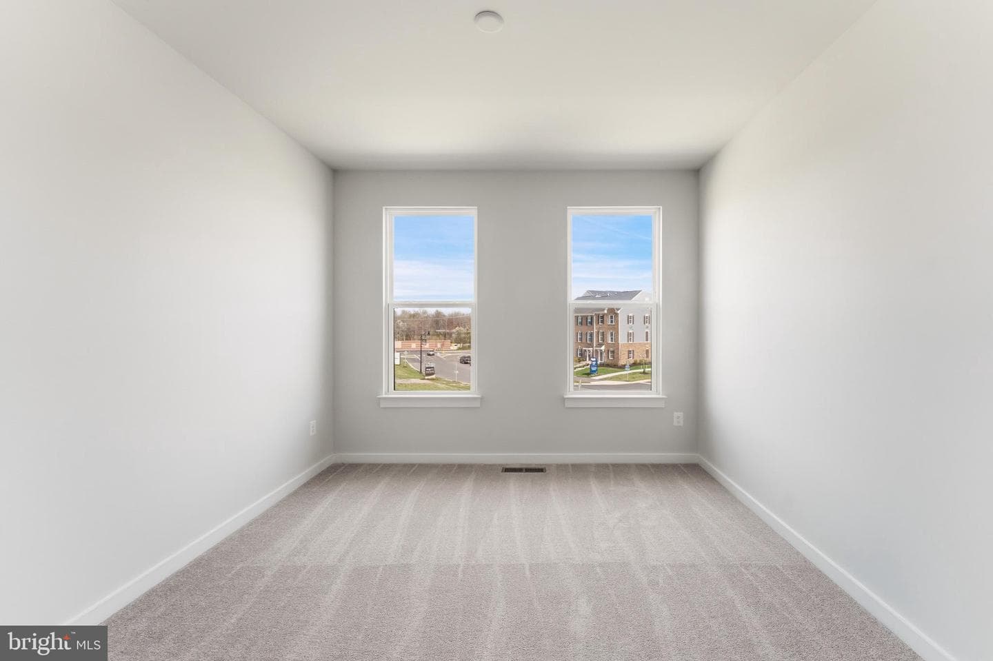 125 Summit Point Boulevard #13-J photo 13