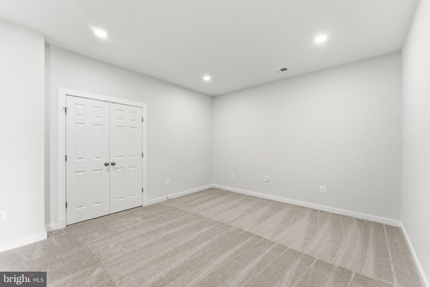 125 Summit Point Boulevard #13-J photo 14