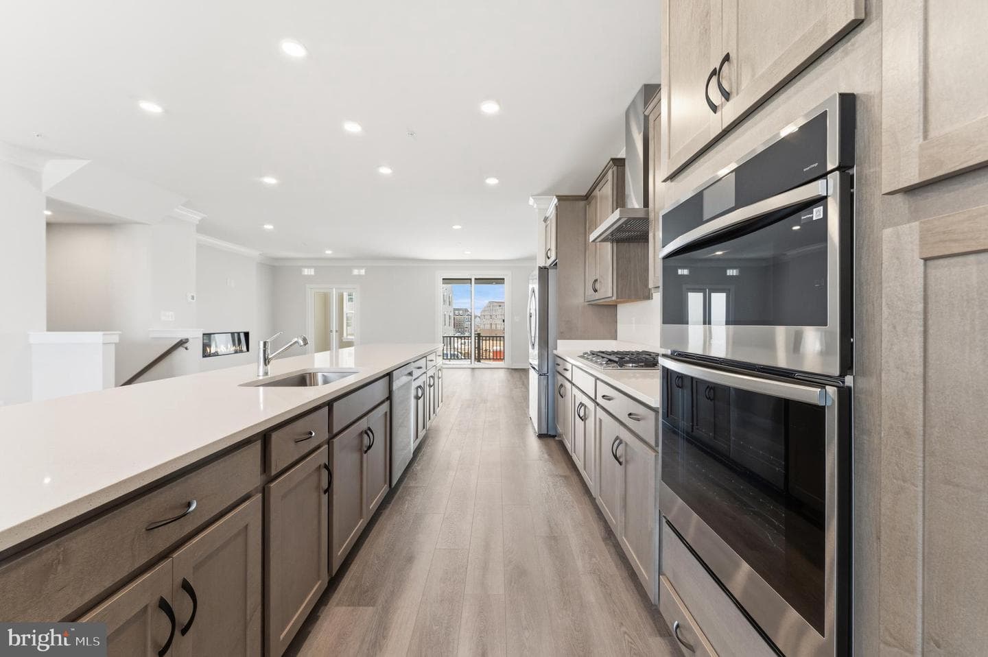 125 Summit Point Boulevard #13-J photo 3