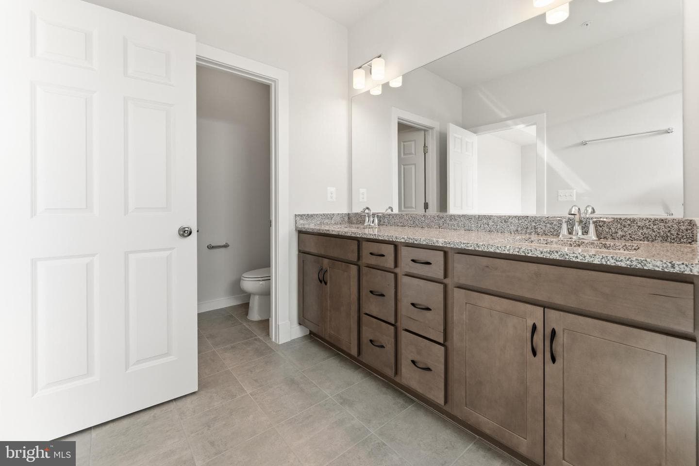 125 Summit Point Boulevard #13-J photo 9