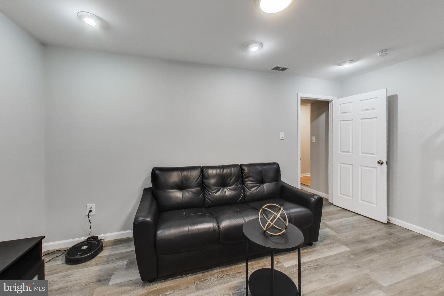 14222 Oxford Drive photo 17