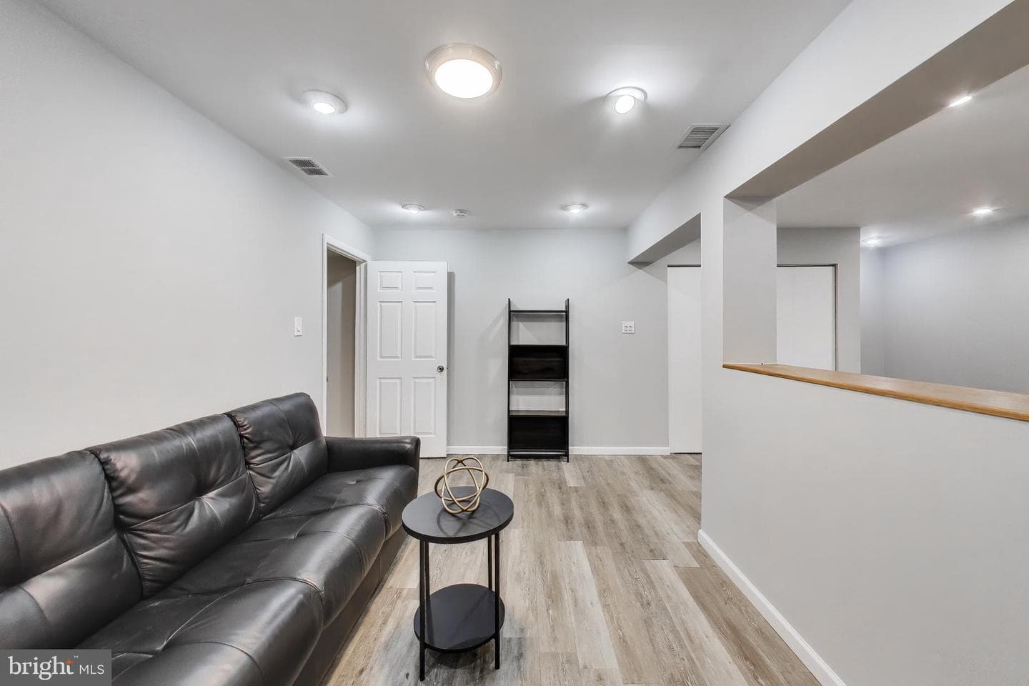 14222 Oxford Drive photo 18