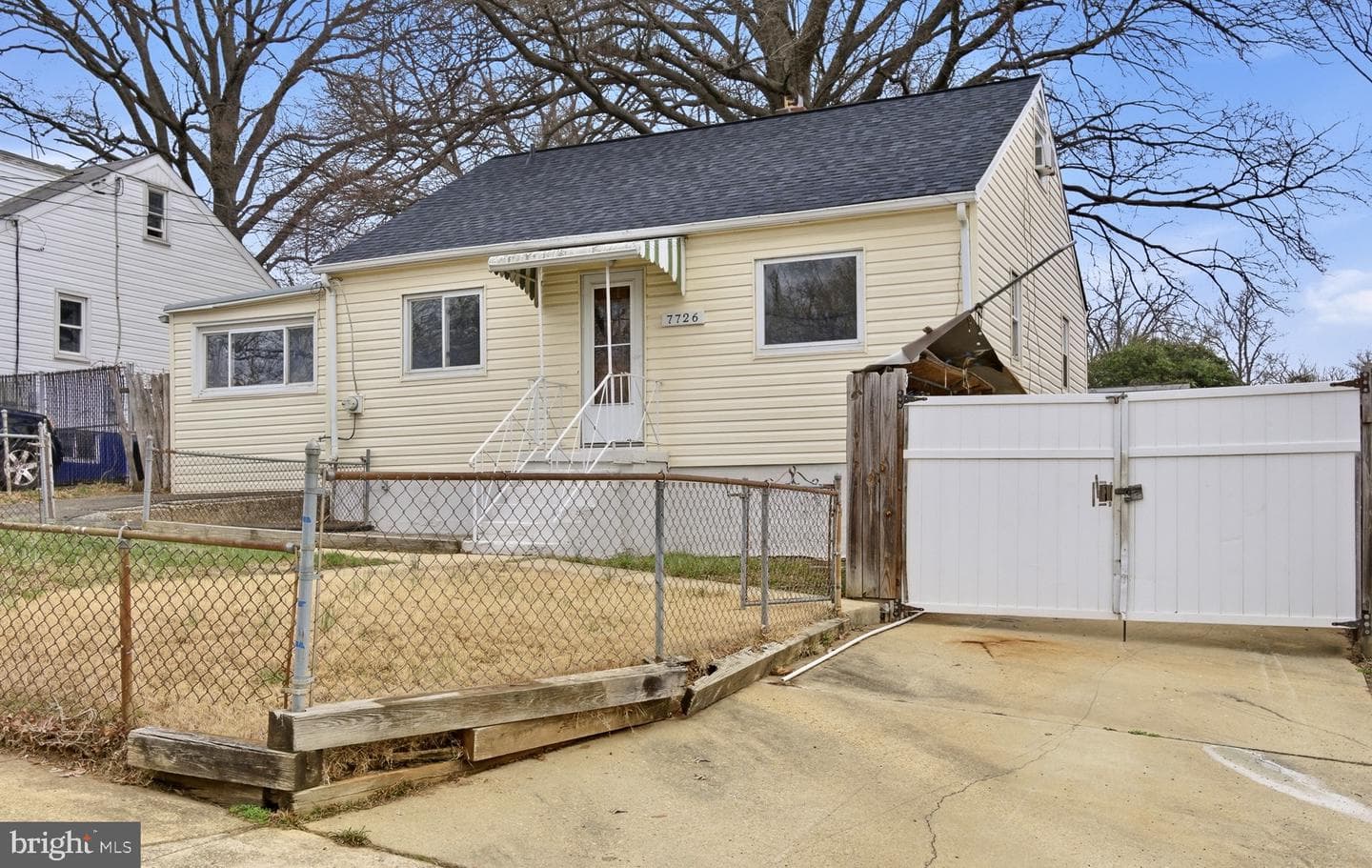 7726 Emerson Road photo 2