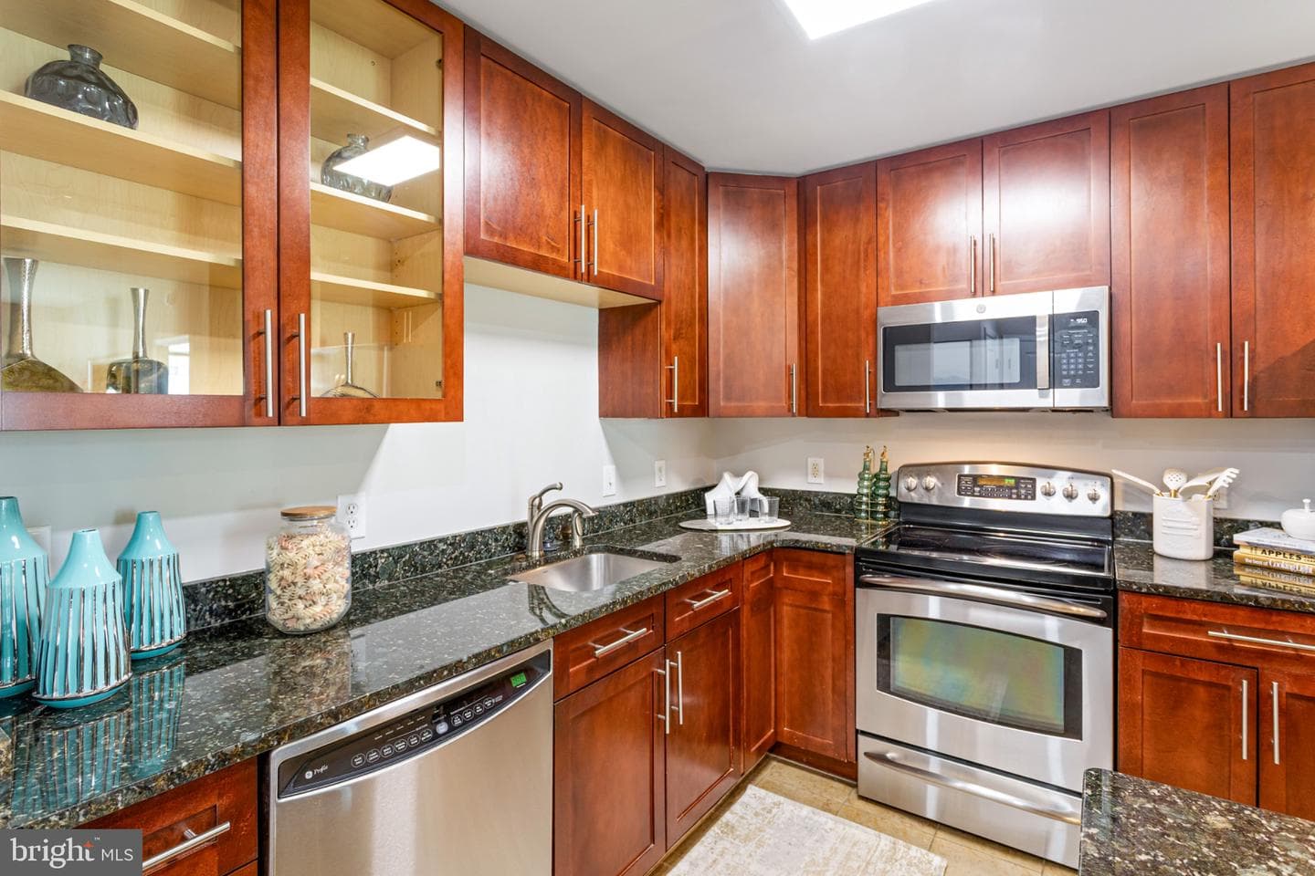155 Potomac Passage #511 photo 7
