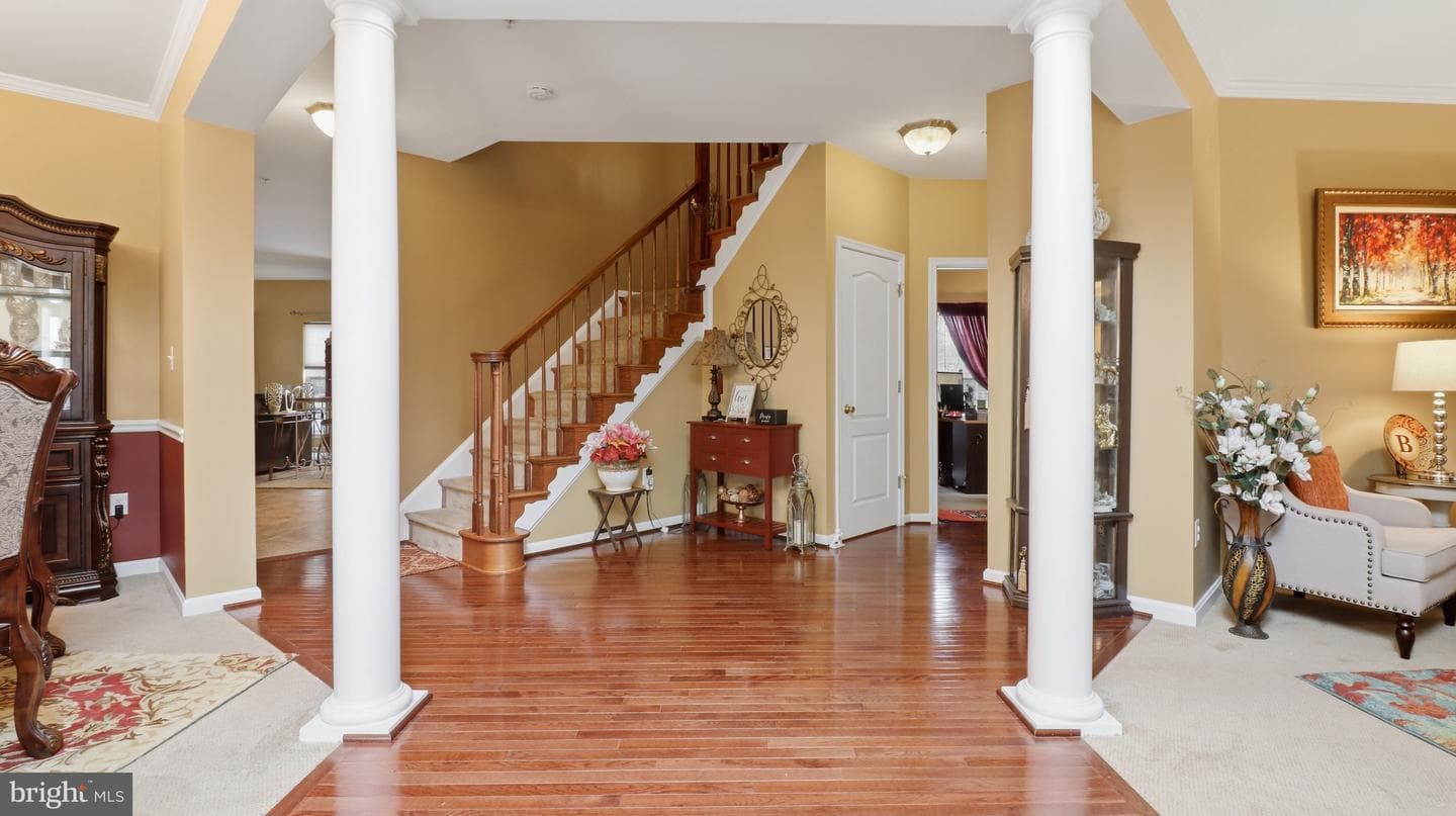 3003 Black Thorn Court photo 4