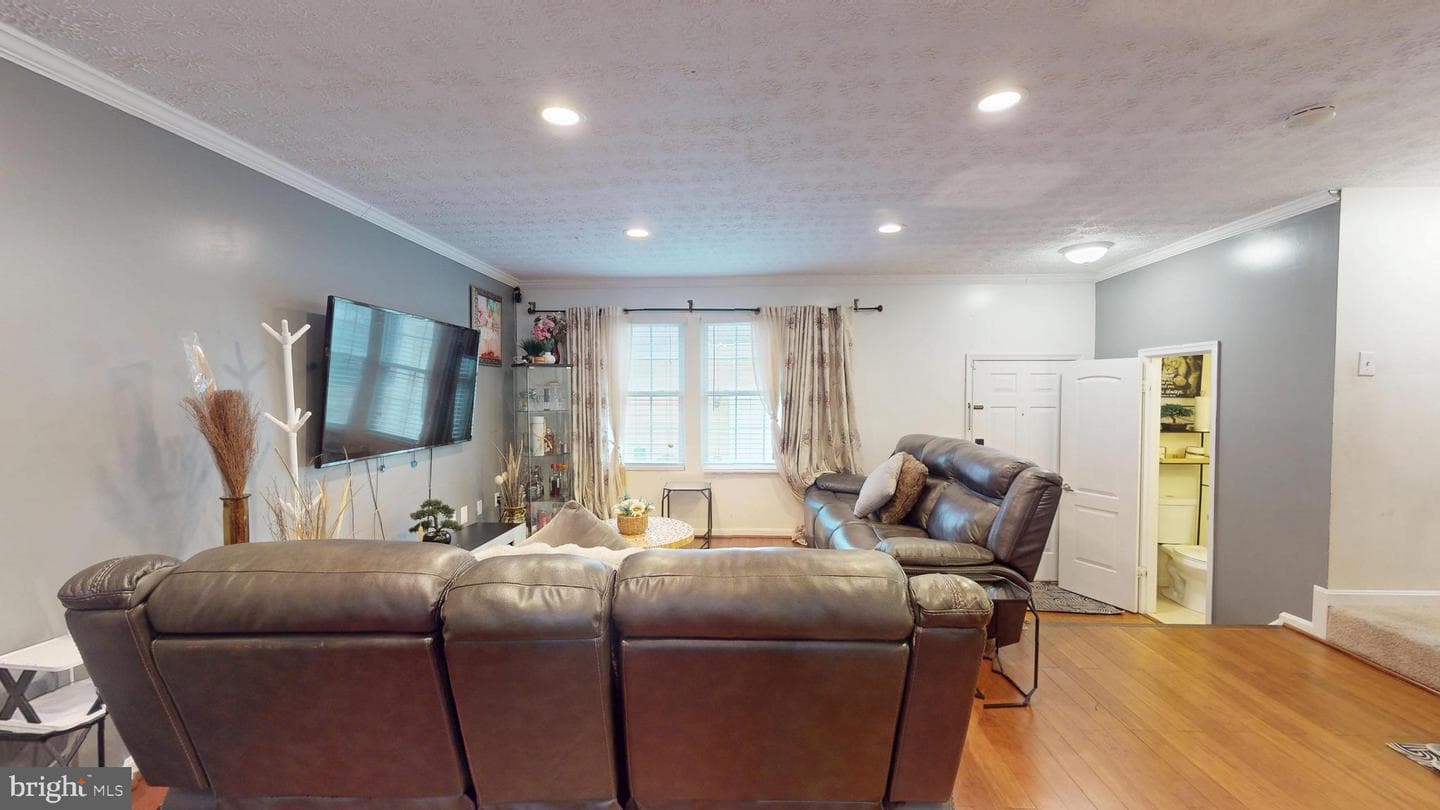 14516 Mayfair Drive photo 5