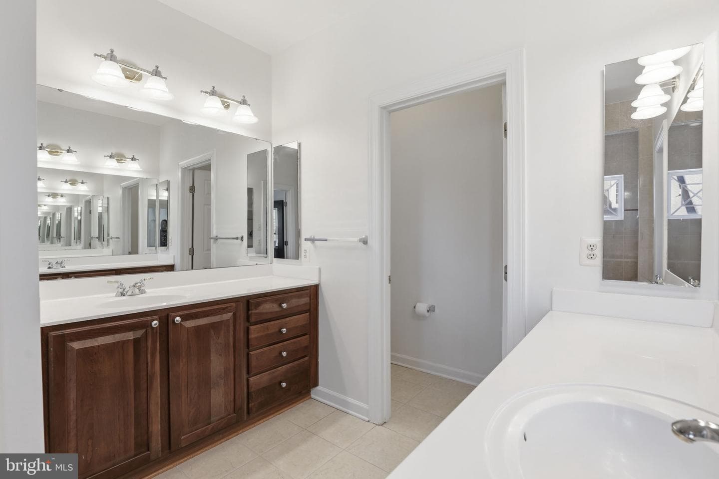 2200 Barnstable Drive photo 38