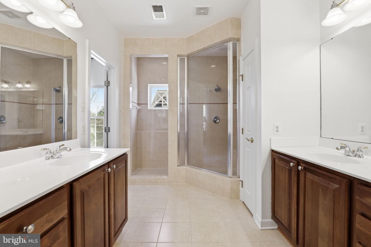 2200 Barnstable Drive photo 39