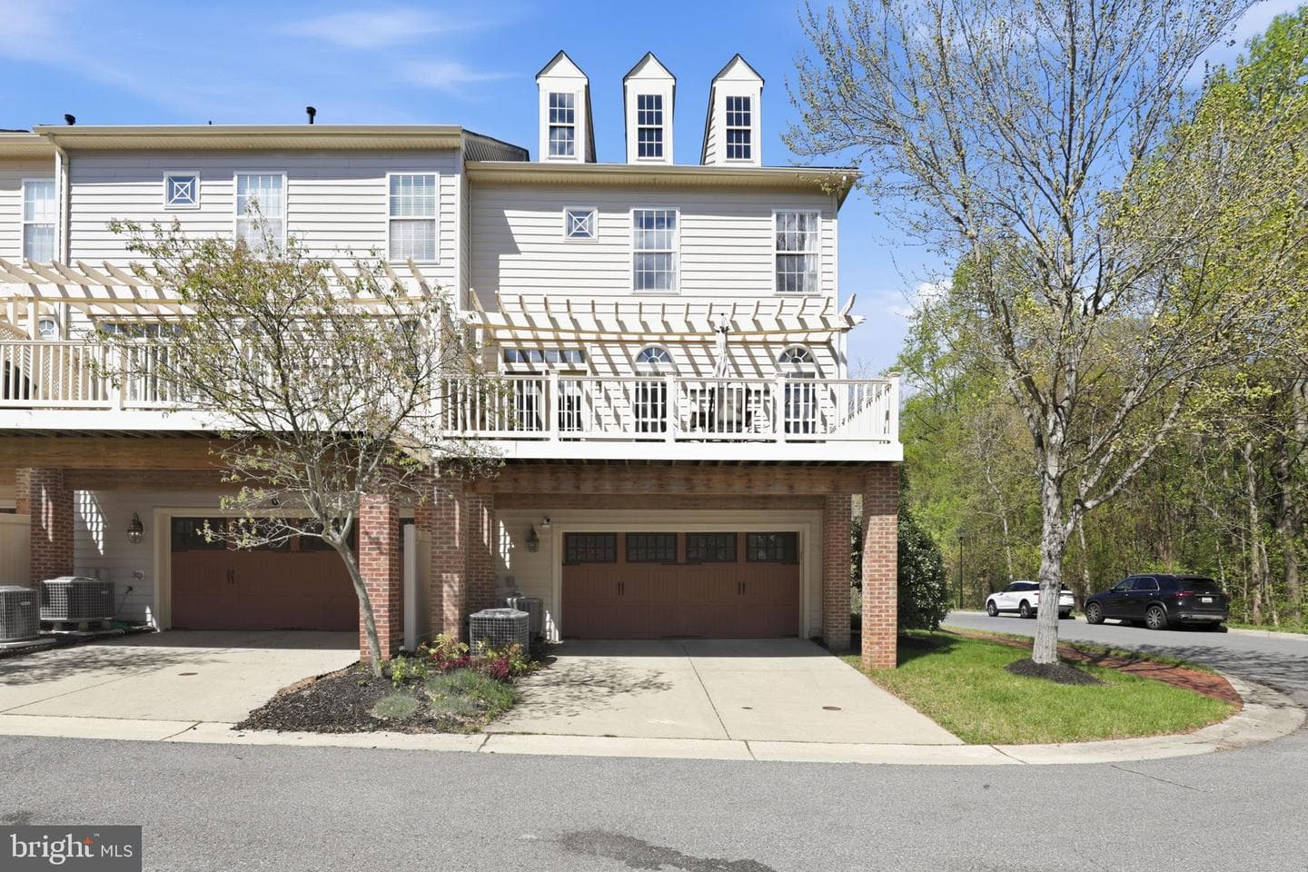 2200 Barnstable Drive photo 8