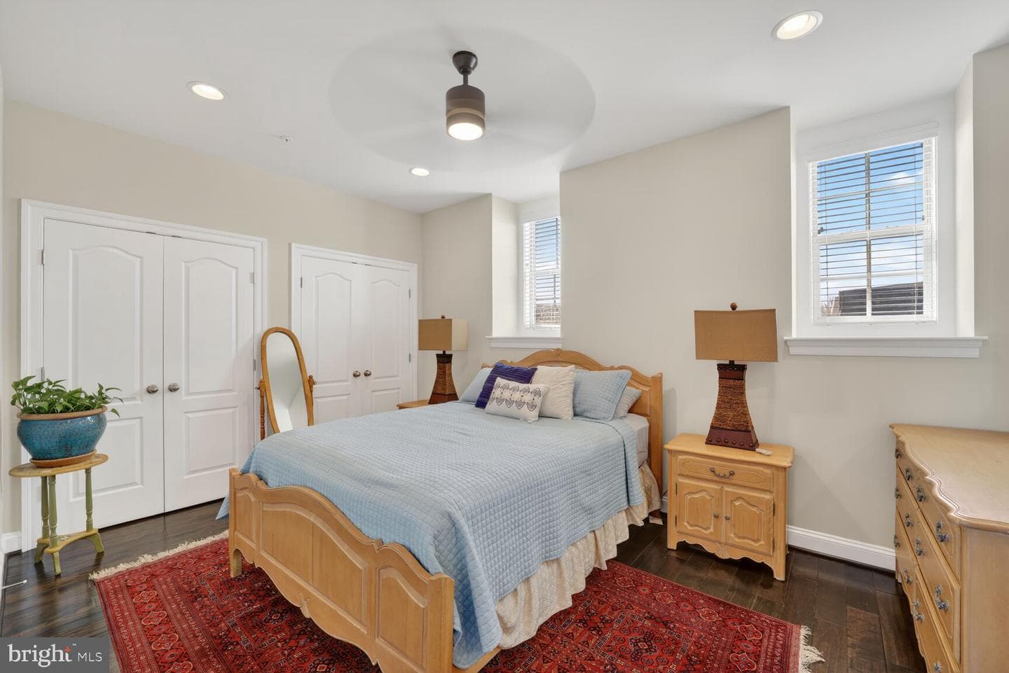 712 Sentry Square photo 28