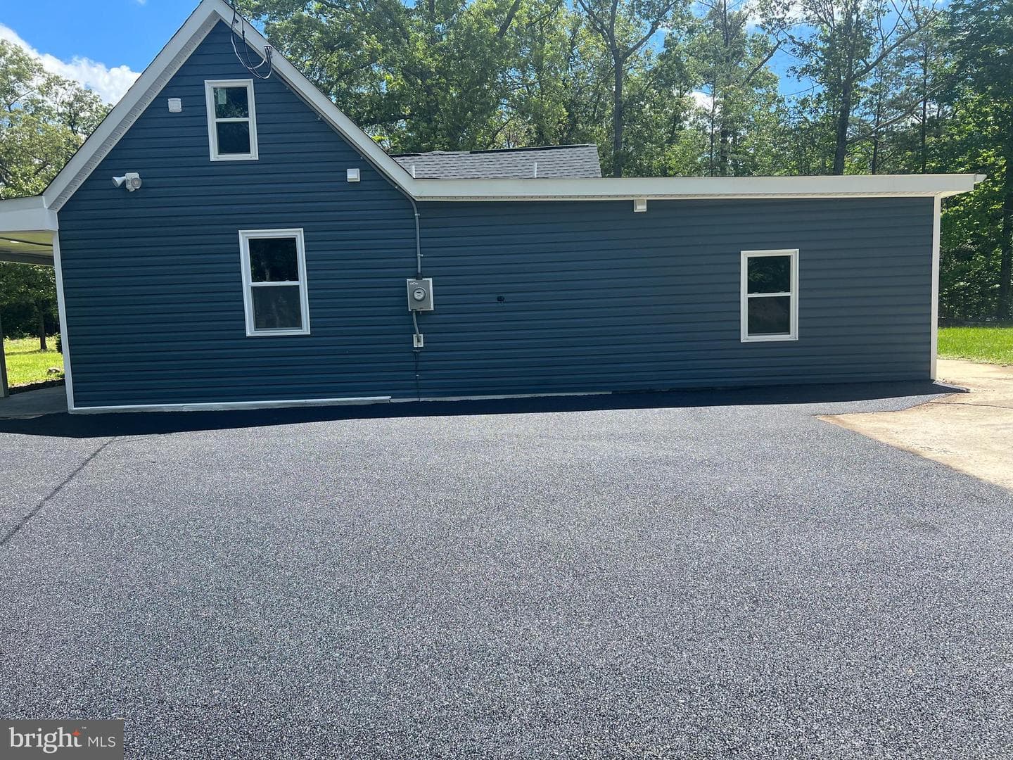 701 Farmington Road W photo 22