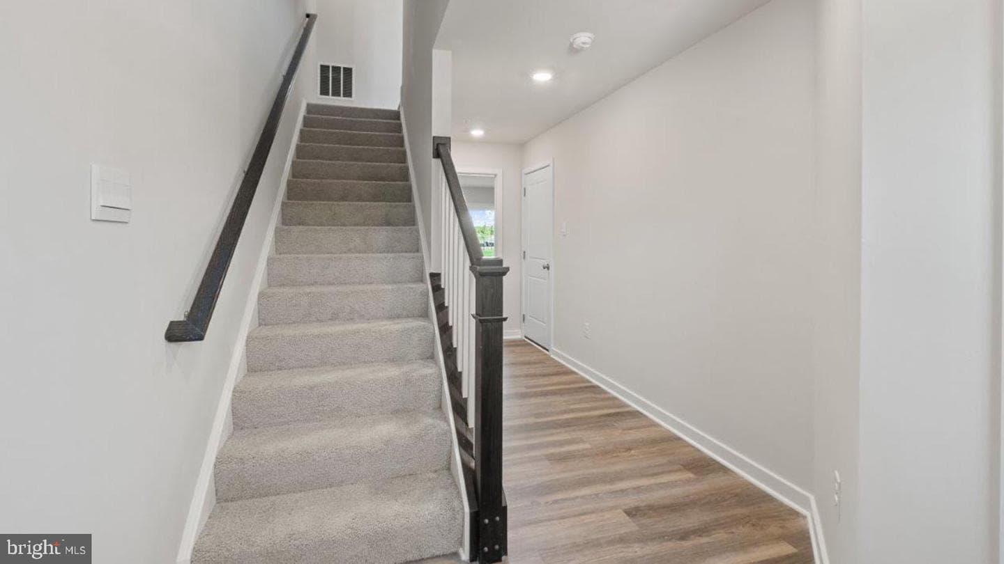 7521 Silver Thread Way photo 5