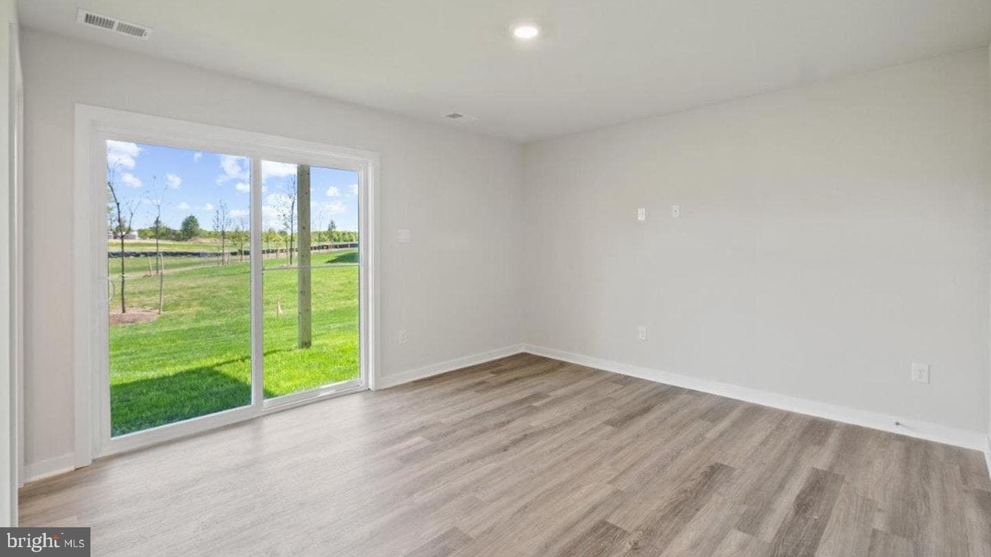 7521 Silver Thread Way photo 7