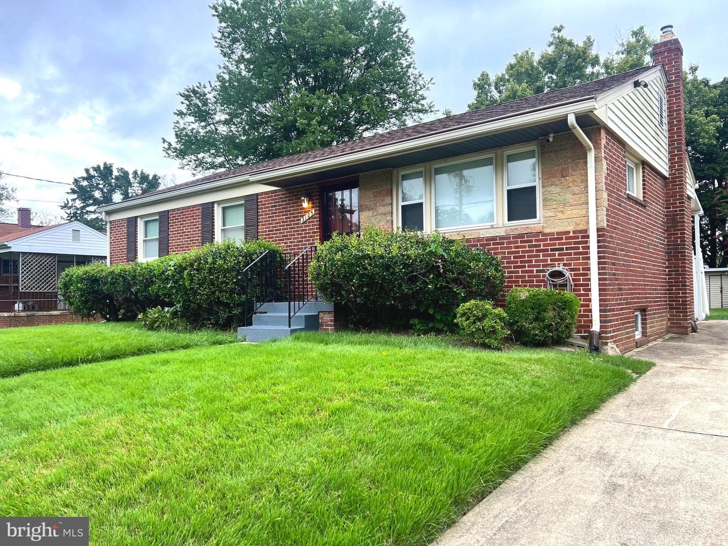3105 Viceroy Avenue photo 2