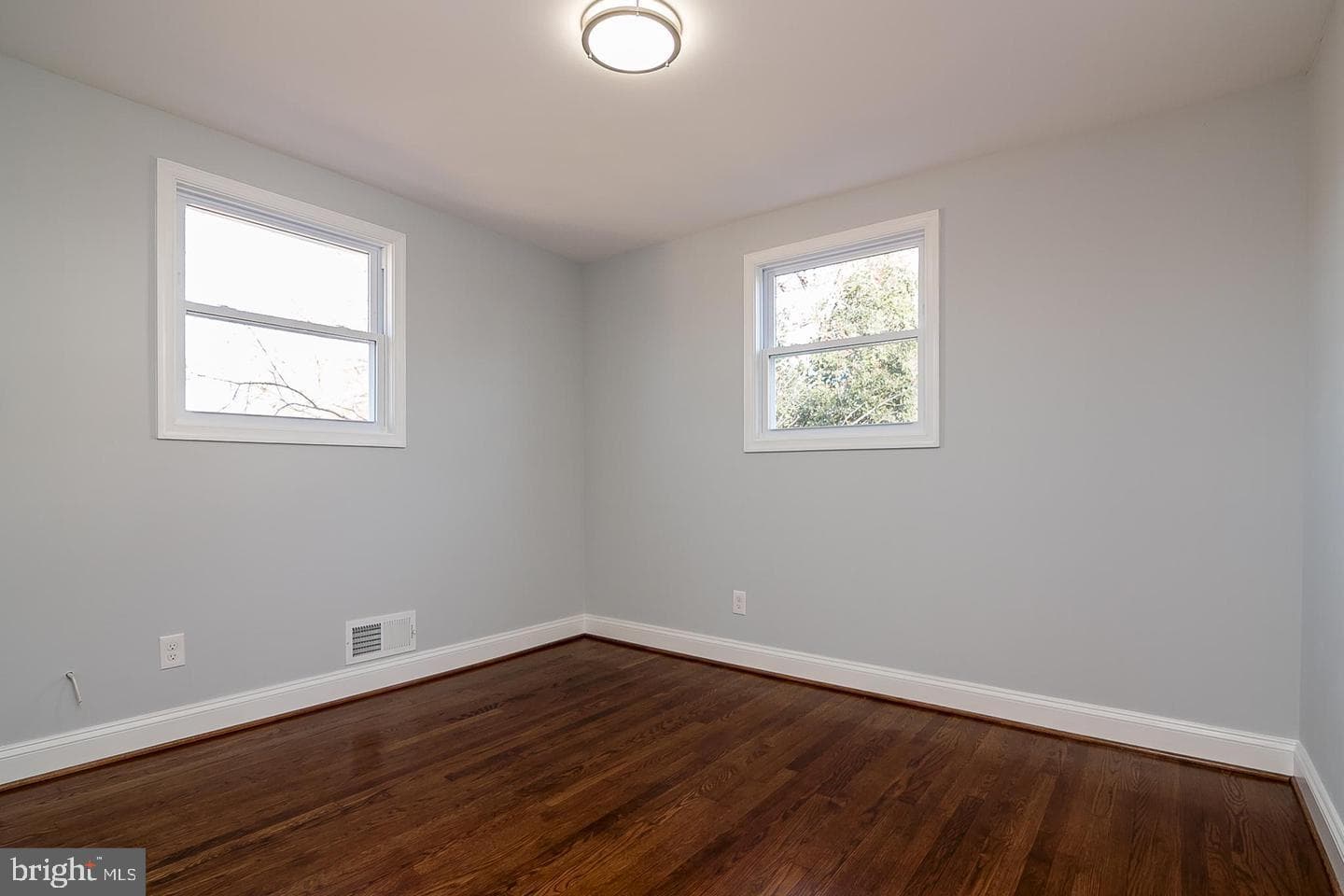4706 Heath Street photo 16