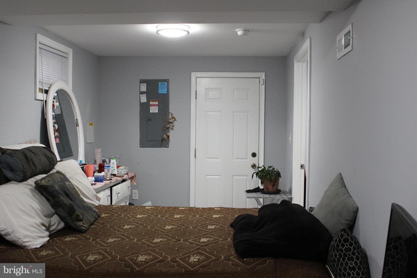 4706 Heath Street photo 32