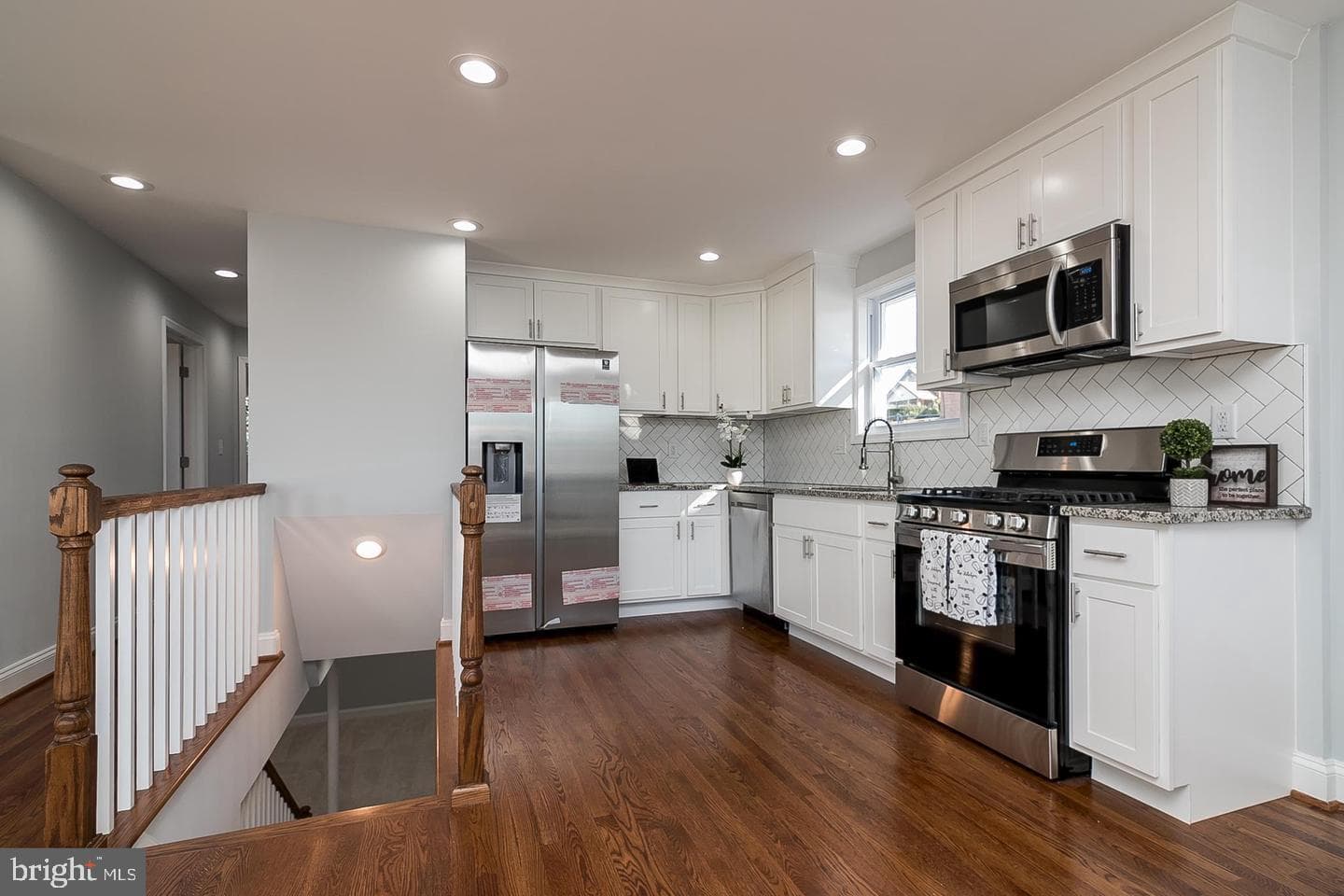 4706 Heath Street photo 6