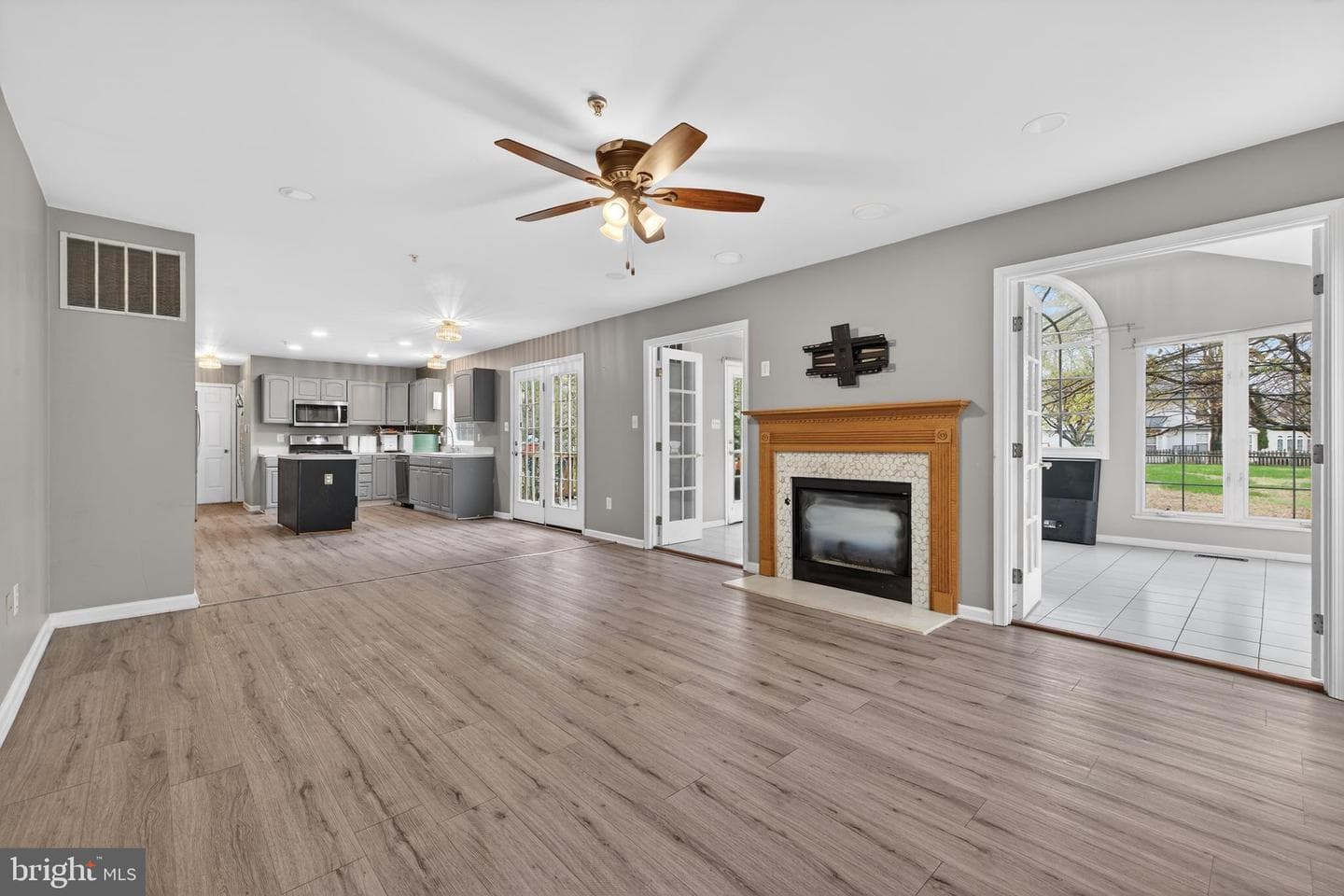 1115 Danbury Drive photo 9
