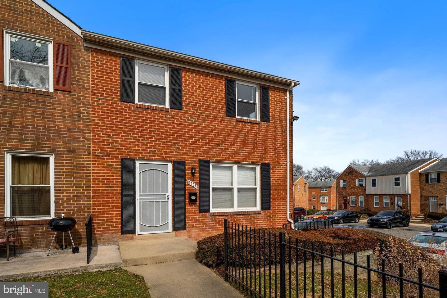 1871 Addison Road S photo 20