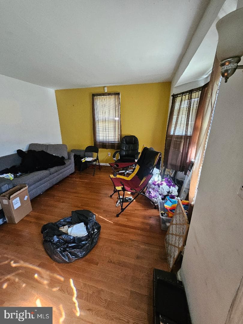 629 Larchmont Avenue photo 4