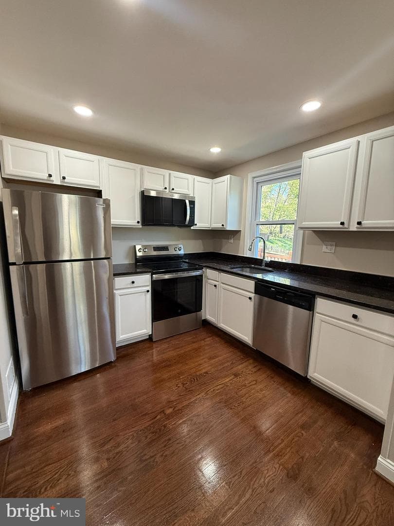 6809 Greenvale Parkway photo 4