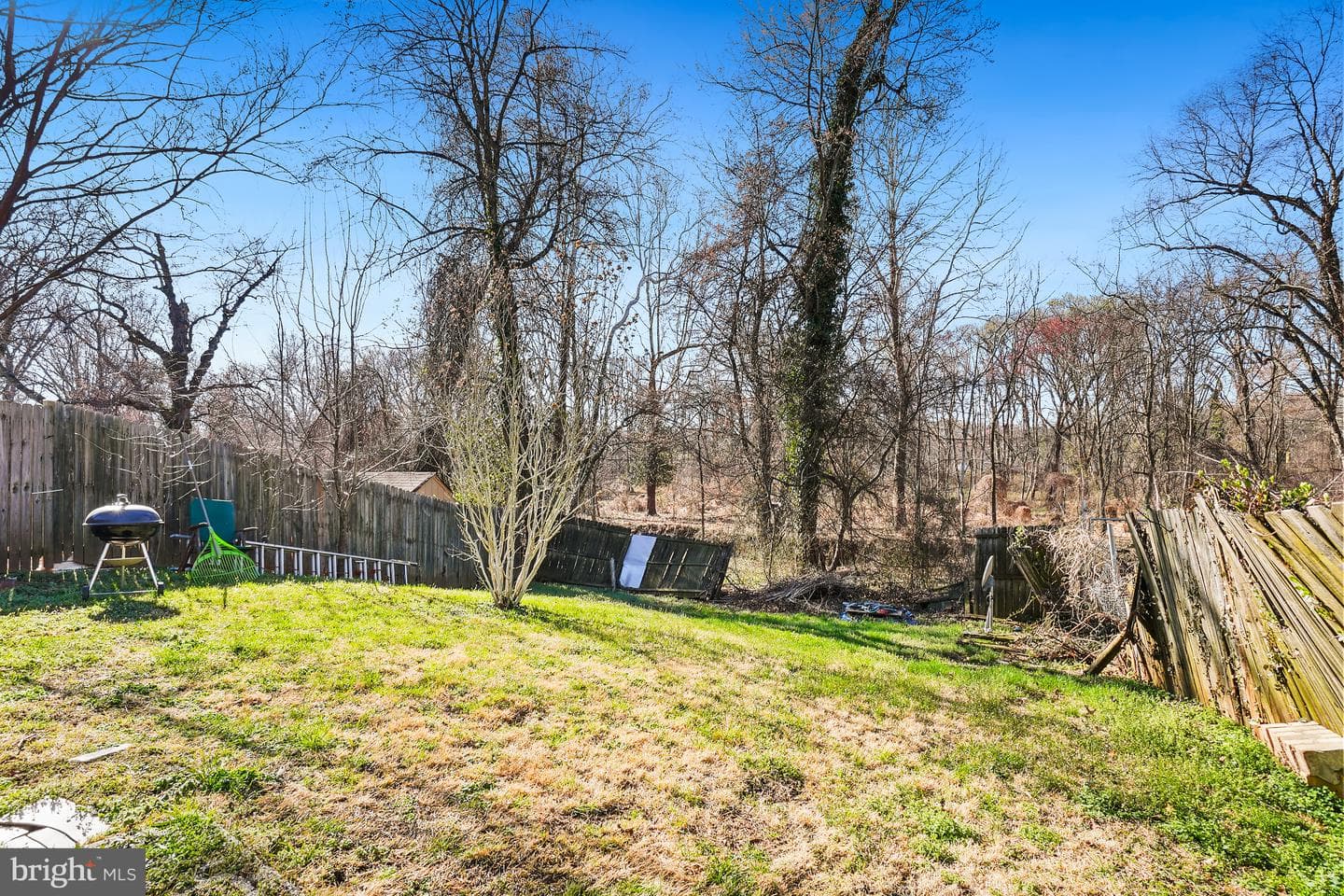 7523 Greenleaf Road photo 27