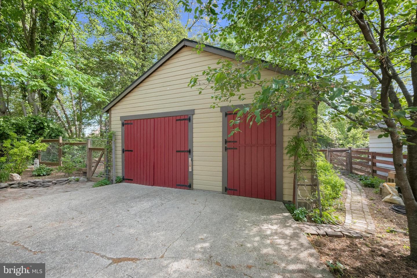 4014 Tennyson Road photo 36
