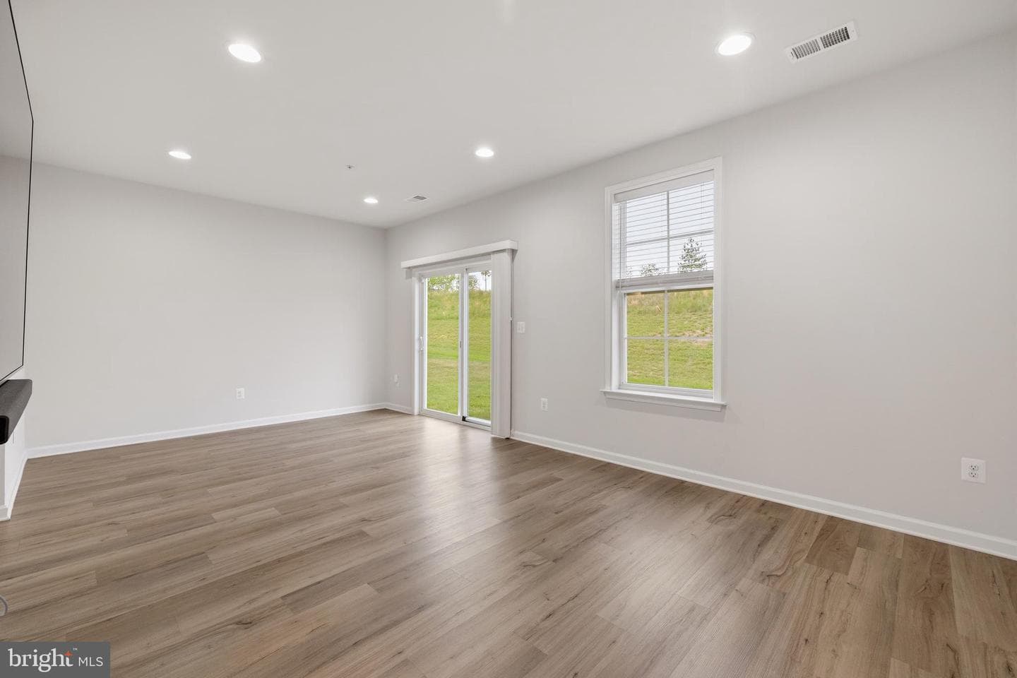 1076 Overlook Way photo 16