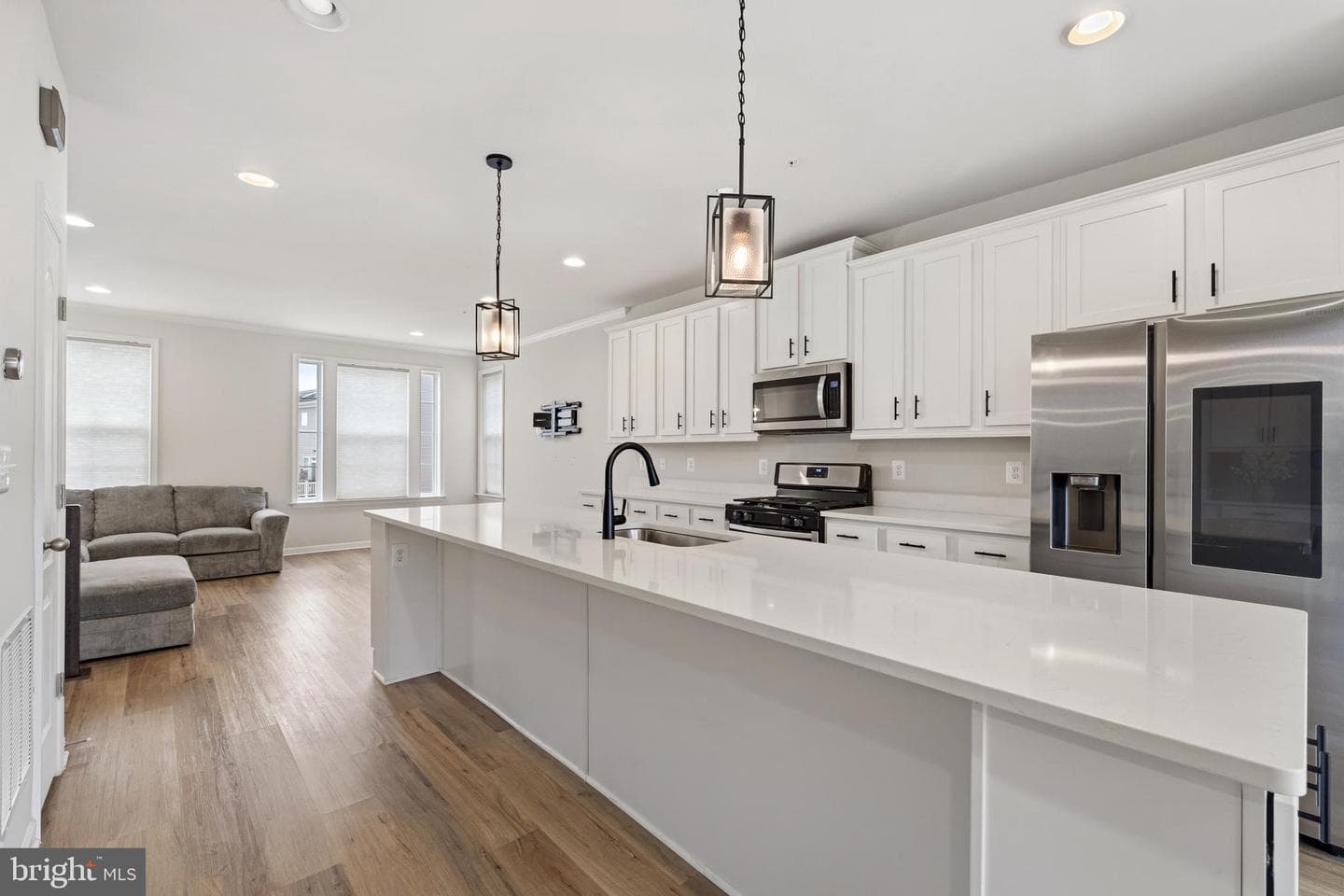 1076 Overlook Way photo 8