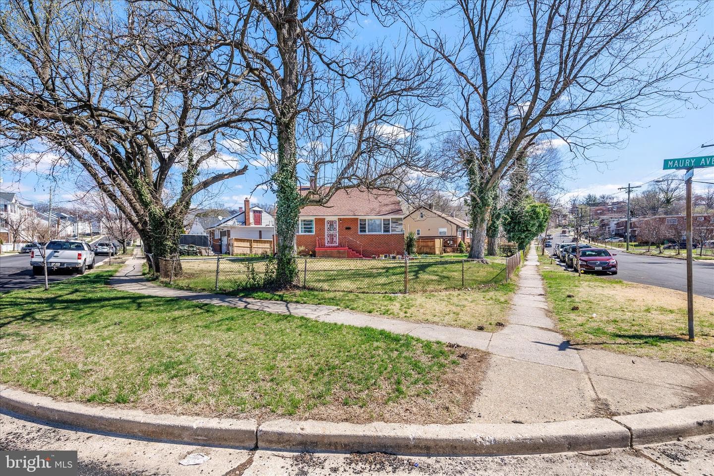 749 Audrey Lane photo 2