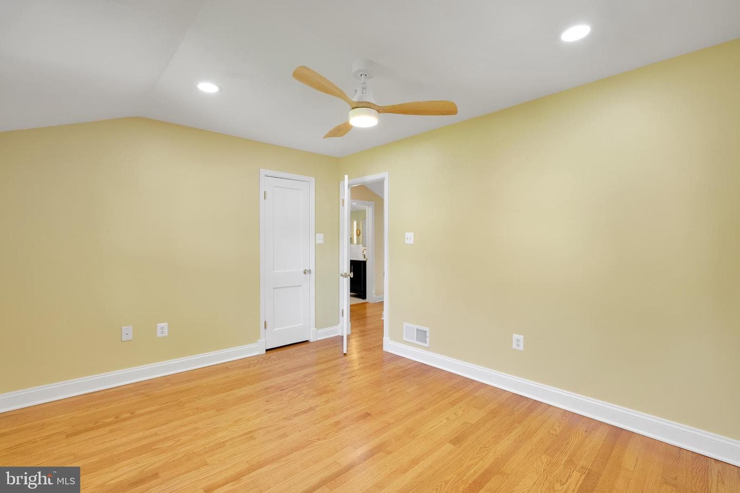 5807 Carlyle photo 42