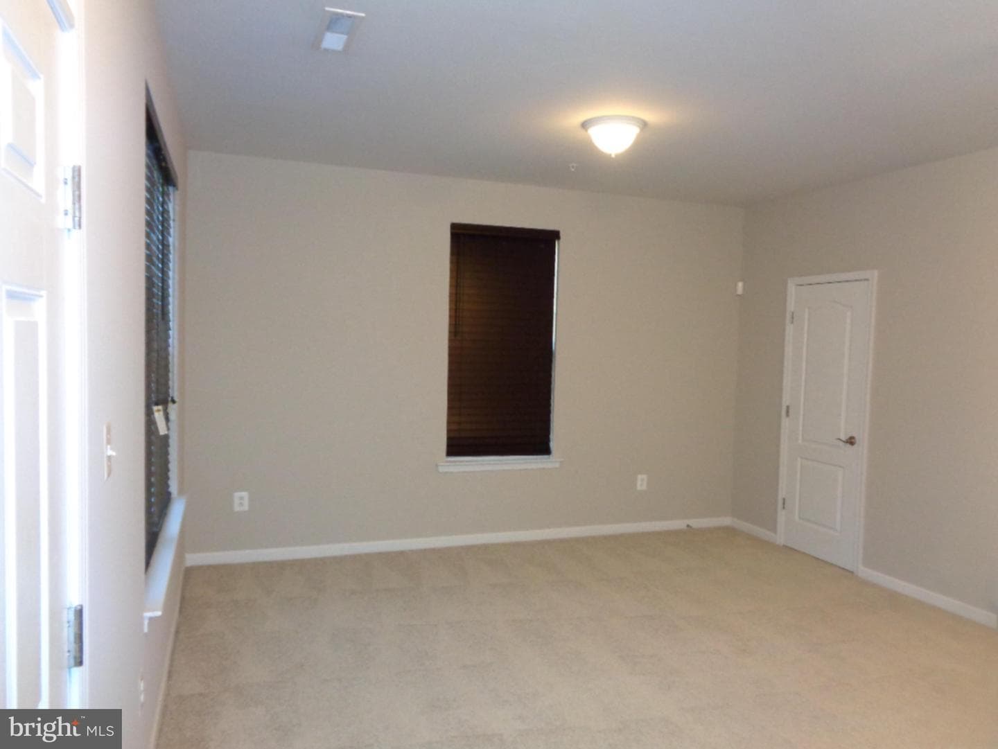528 Victorianna Drive photo 4
