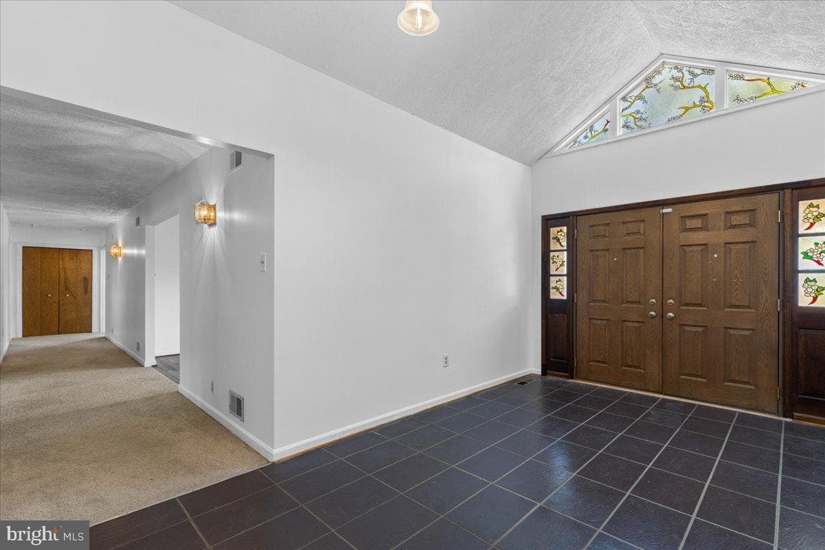 727 Gleneagles Drive photo 10