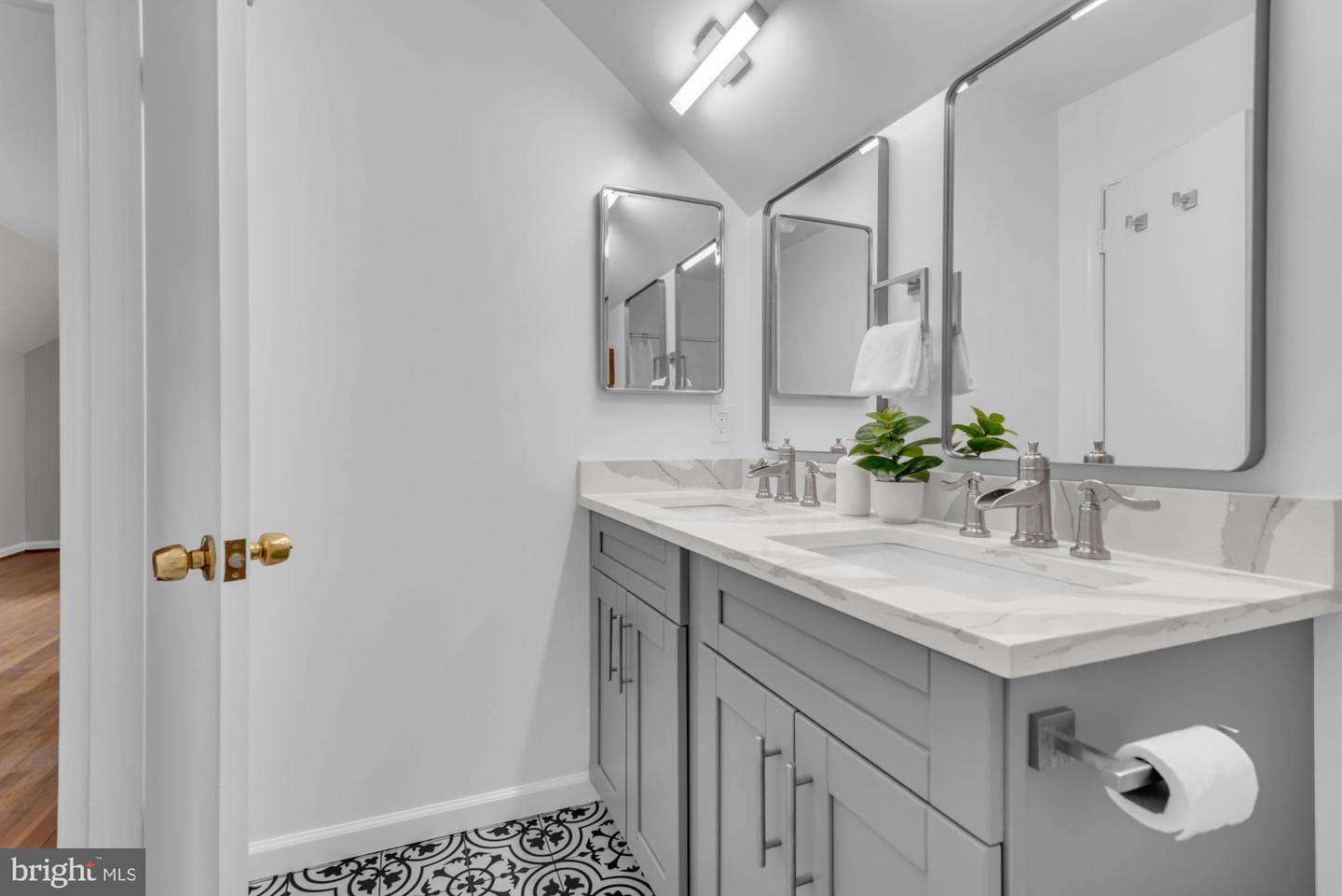 10115 Chickadee Lane photo 33