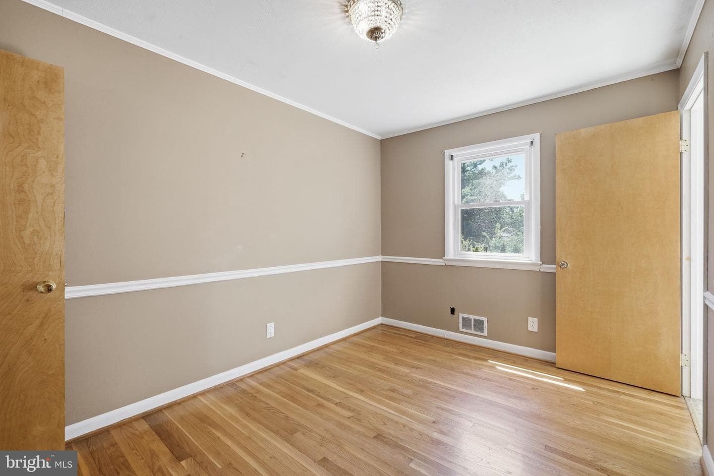 9205 4th Street photo 15