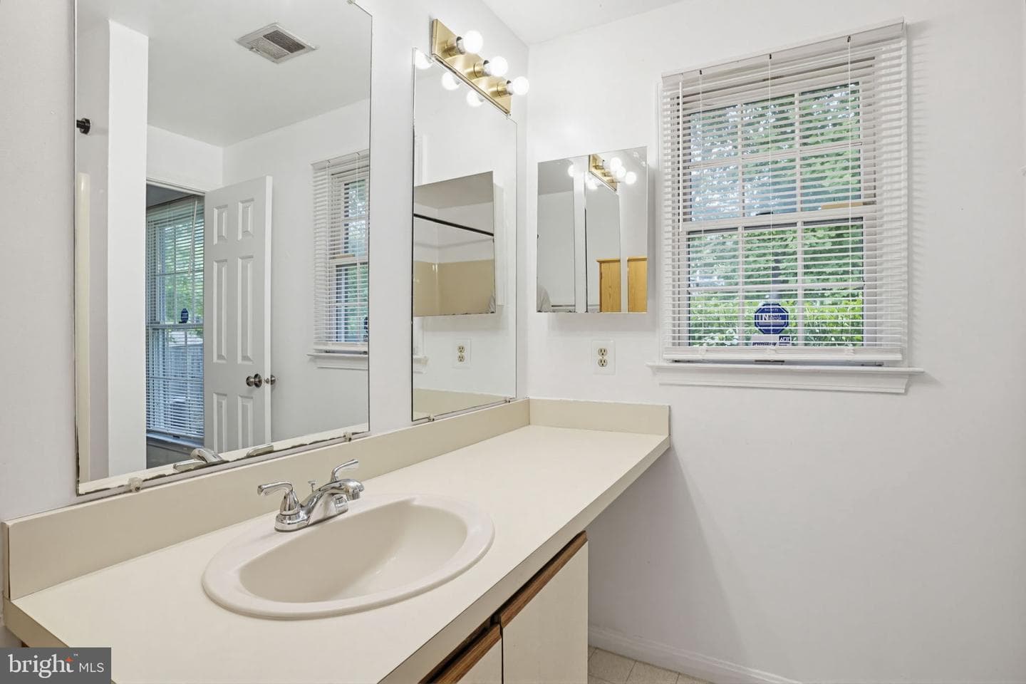 8933 Hobart Street photo 12