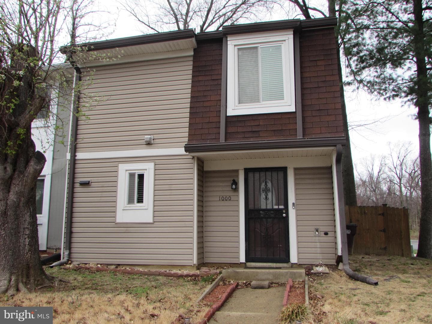 1000 Fairford Way