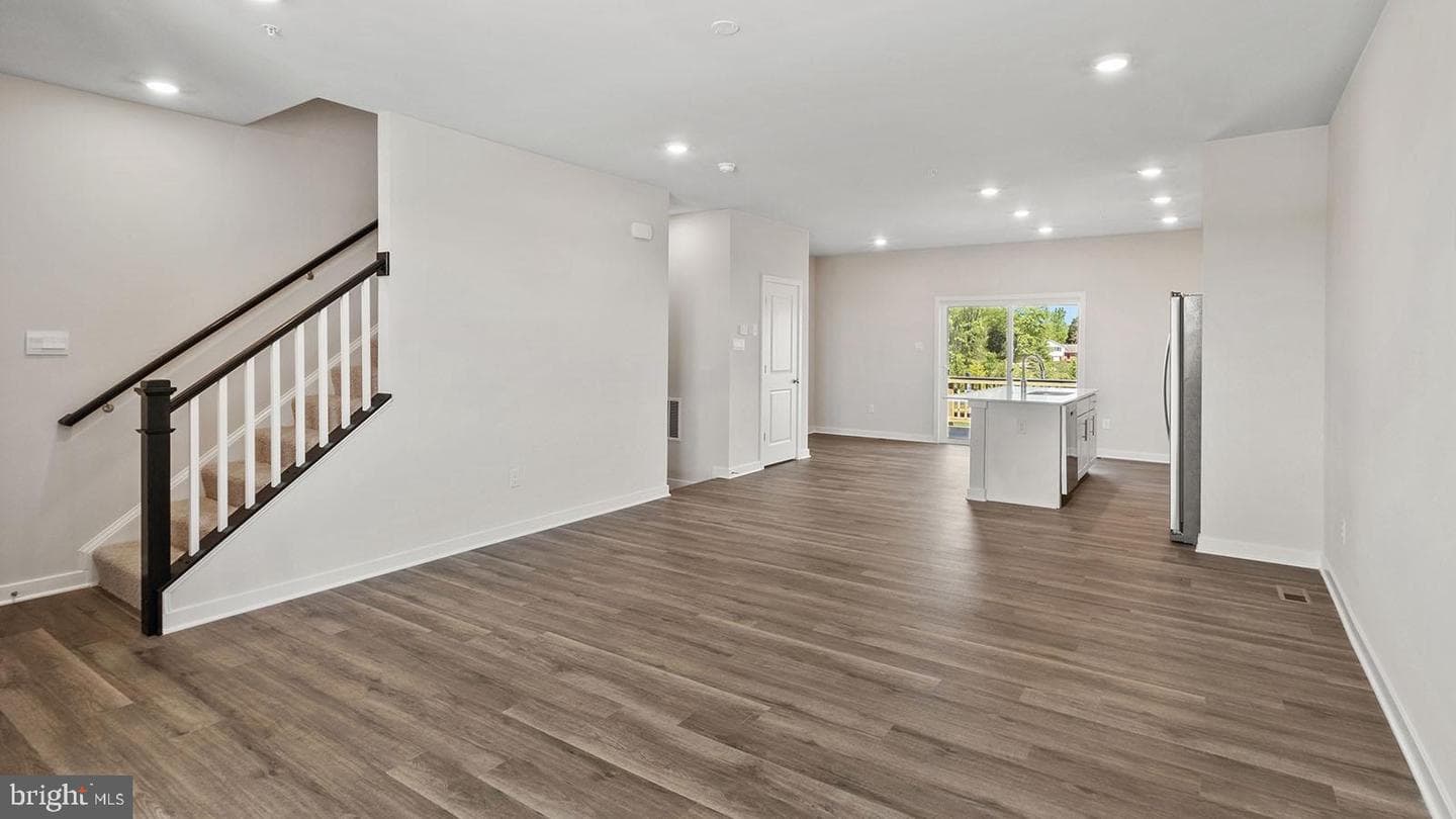 7530 Silver Thread Way photo 25