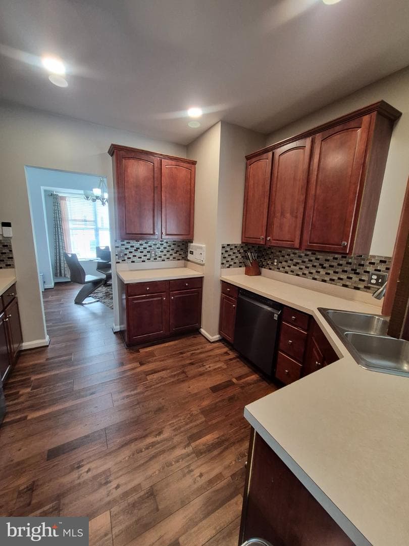 9709 Woodyard Circle photo 4