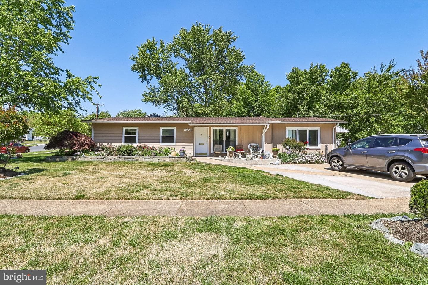 5631 Ellerbie Street photo 1