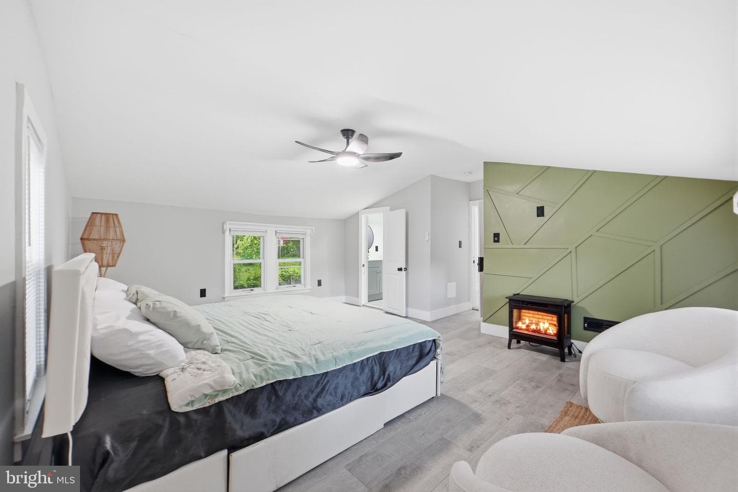 5906 Berwyn Road photo 13