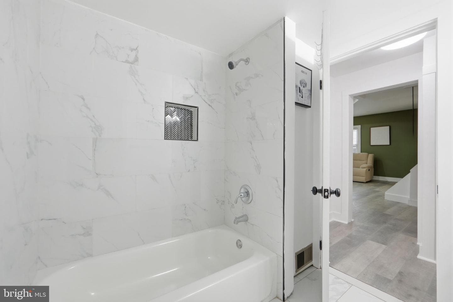 5906 Berwyn Road photo 22