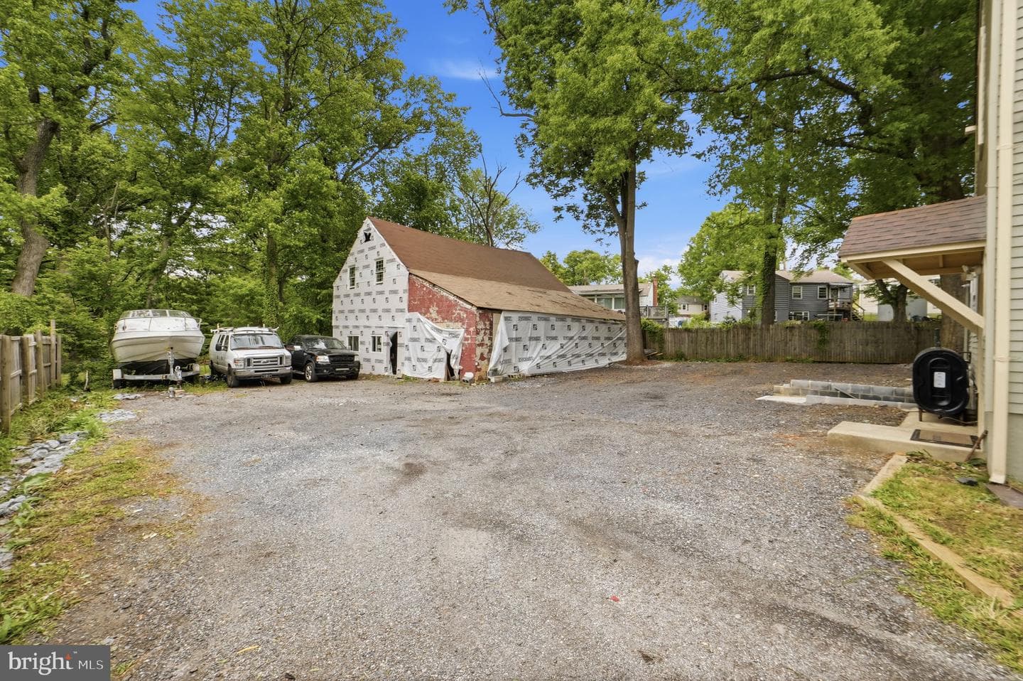 5906 Berwyn Road photo 41