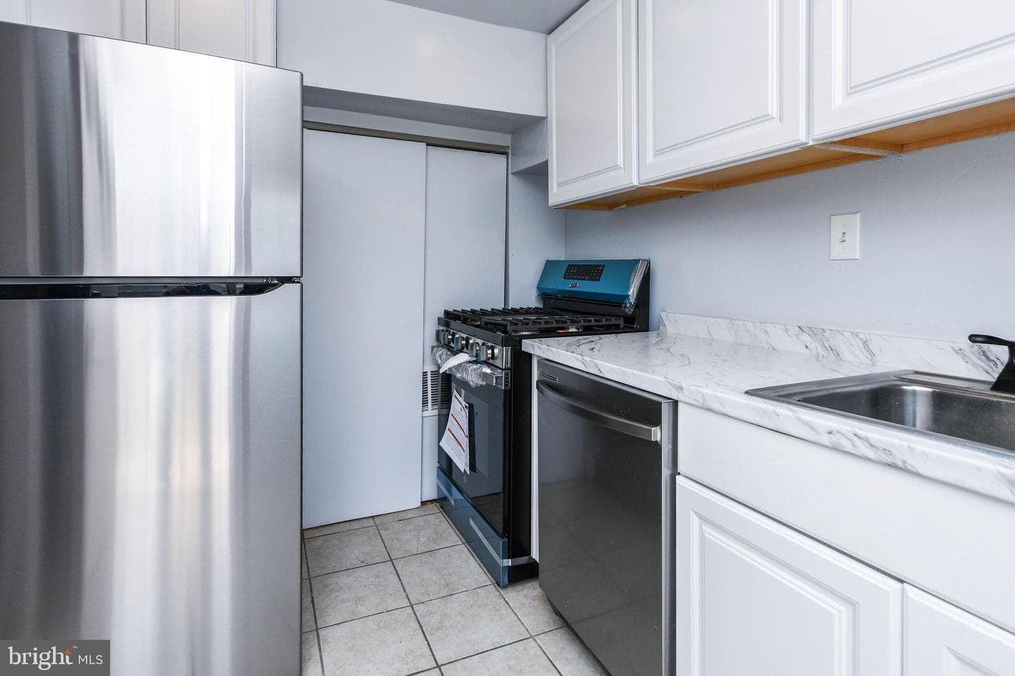 2444 Iverson Street photo 20