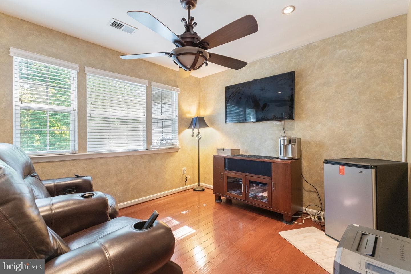 9407 Trumpet Lane photo 16