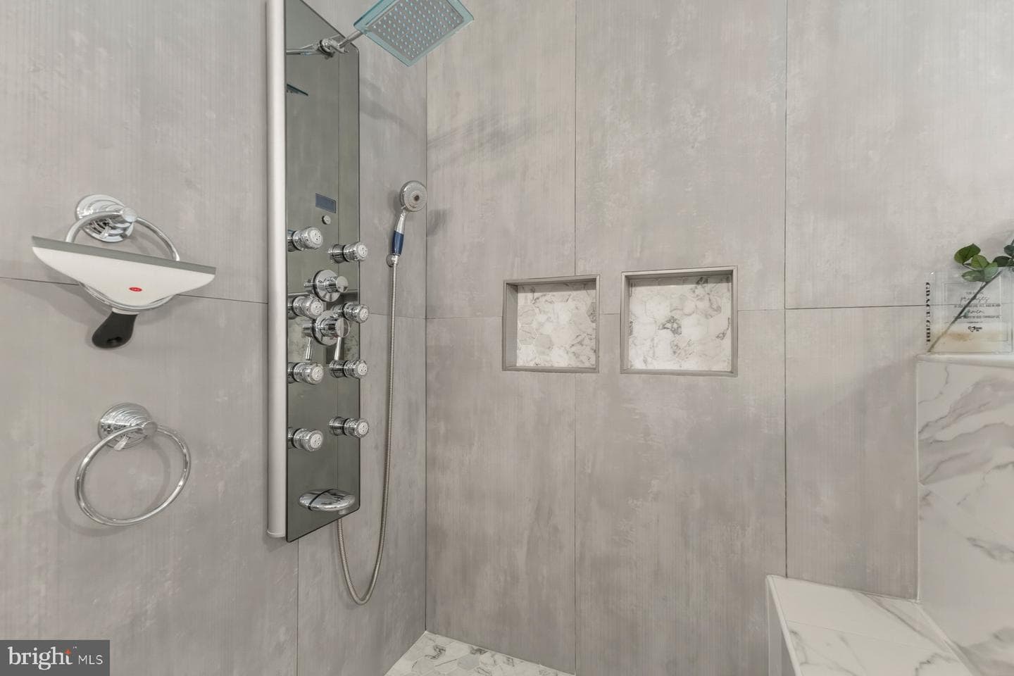 9407 Trumpet Lane photo 30