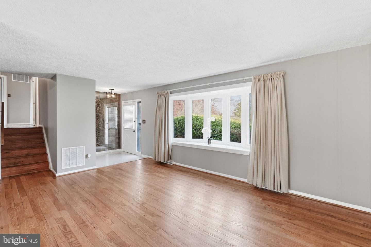 11003 Tyrone Drive photo 8