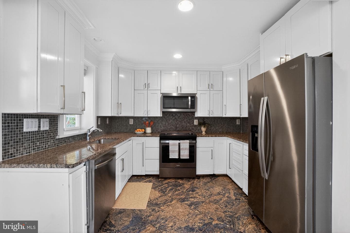 2423 Hannon Street photo 11