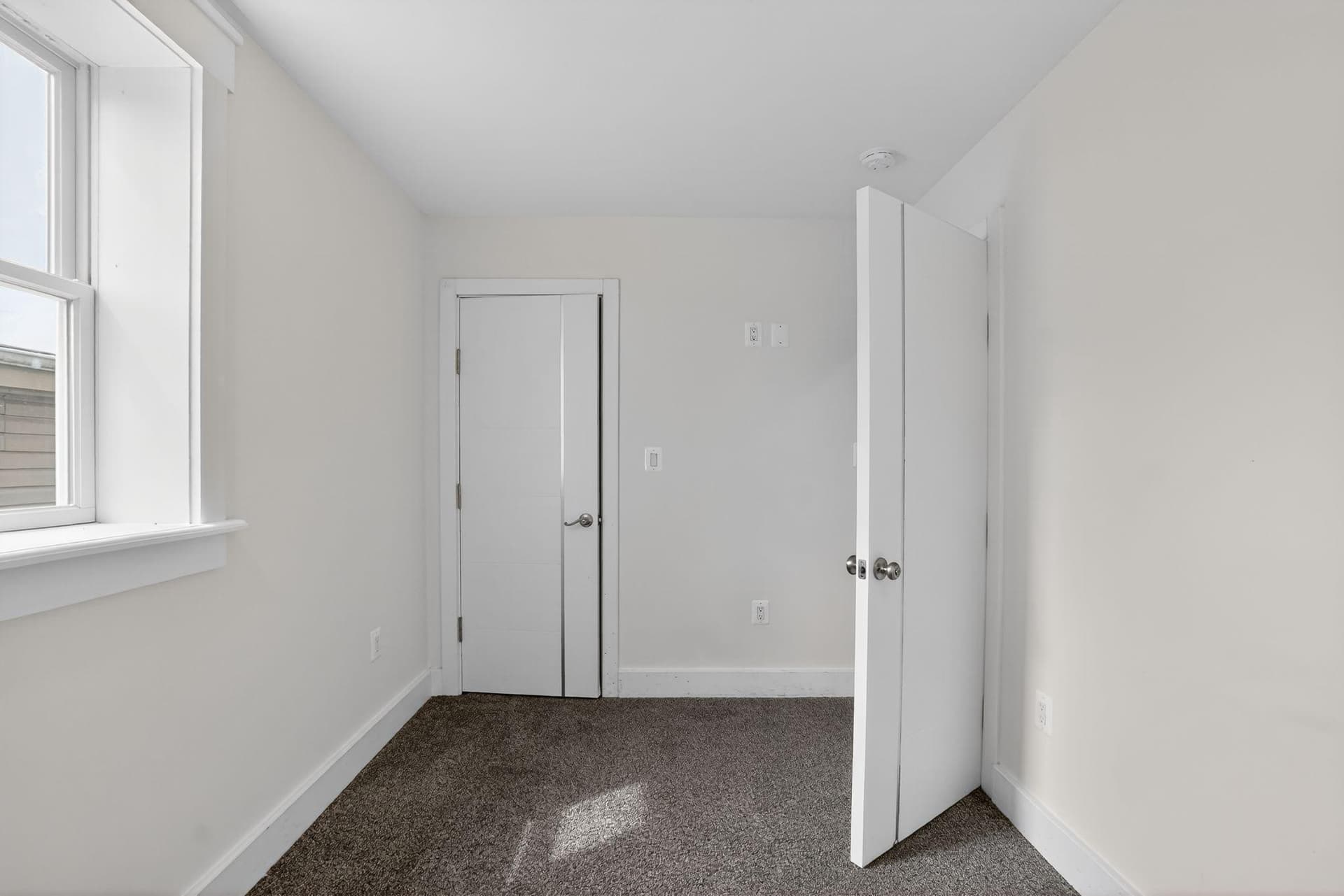 2423 Hannon Street photo 19