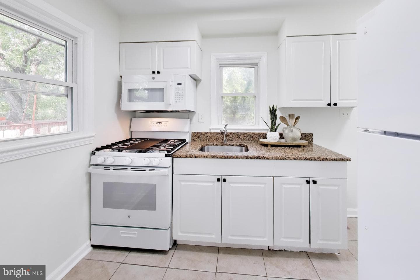 6214 Atwood Street photo 9